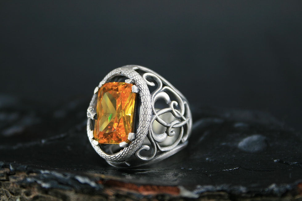 Thumbnail: Timeless Elegance: Green Zircon Gemstone - Snake Detail-925 Sterling Silver Ring