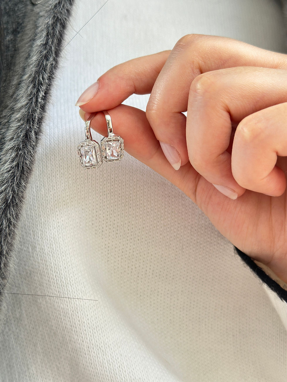Thumbnail: Elegant Glamour: Sterling Silver Earrings in Baguette Style