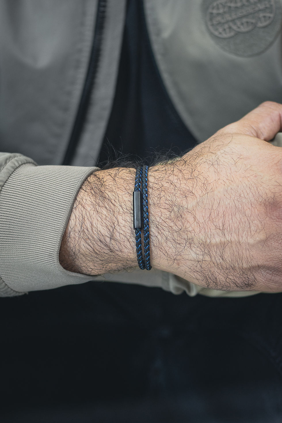 Miniature : London Vibes bracelet porté pour homme Atelier Botini