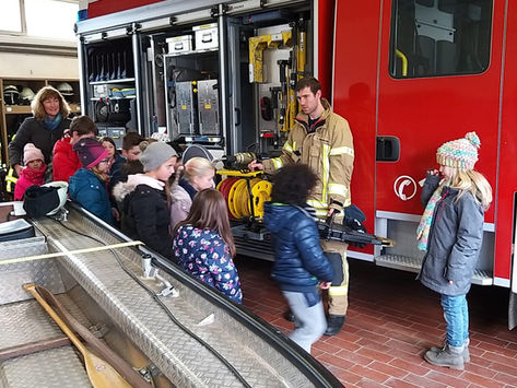 Grundschule Stadtkyll zu Gast bei der Feuerwehr Stadtkyll