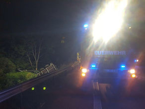 Unfallabsicherung PKW mit Anhänger - B51