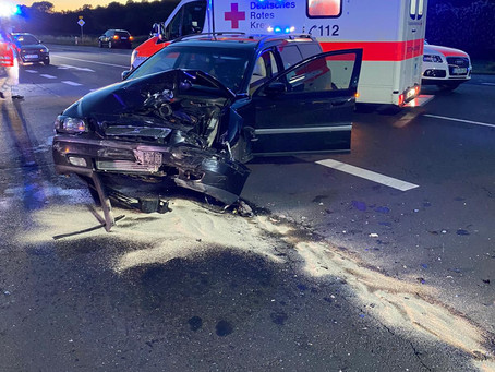 Verkehrsunfall G1 - PKW Unfall mit auslaufenden Betriebsstoffen