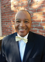 Darwin Henderson Headshot.jpg