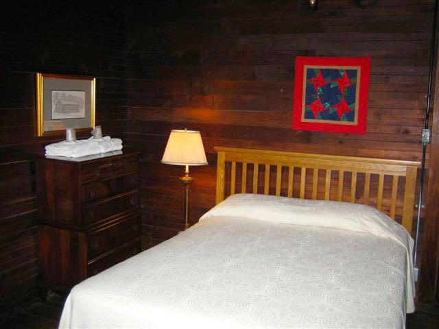 Private Room and Shared Bathroom