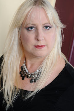 Alicia eyes Sisters:Suze.jpg