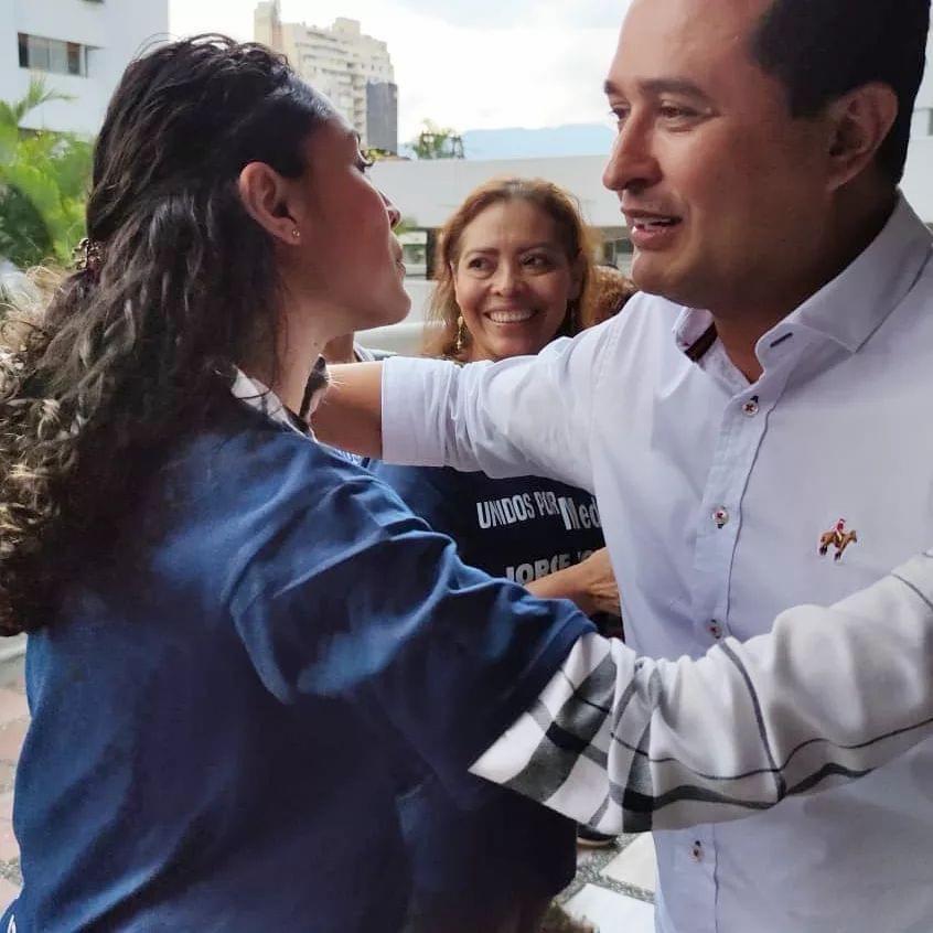 Archivo de Jorge Iván Torres Ramírez: saludo durante una jornada ciudadana.