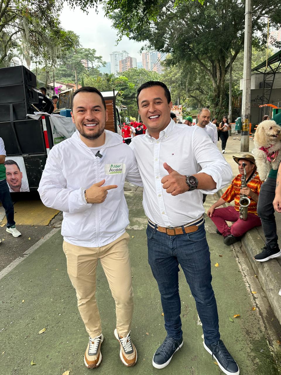 Archivo de Jorge Iván Torres Ramírez: encuentro al aire libre durante una jornada.
