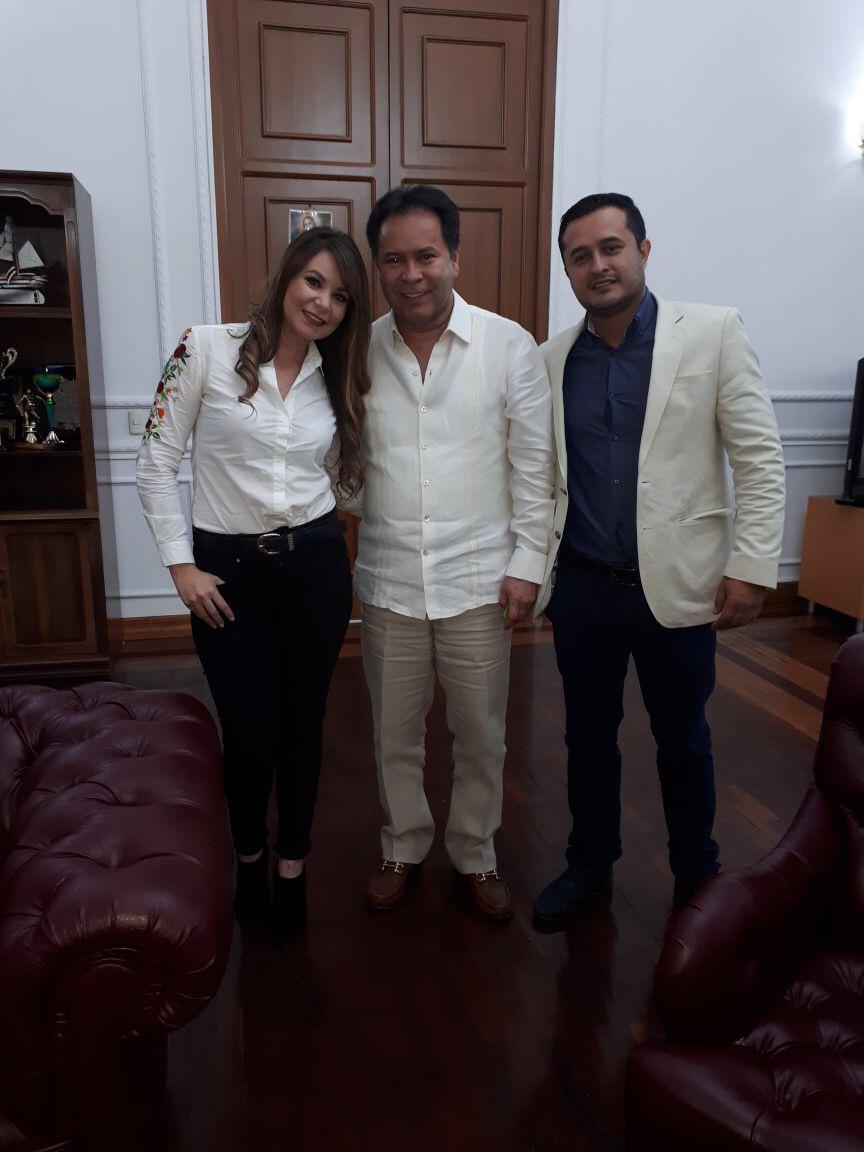 Archivo de Jorge Iván Torres Ramírez: recuerdo de una reunión en oficina.