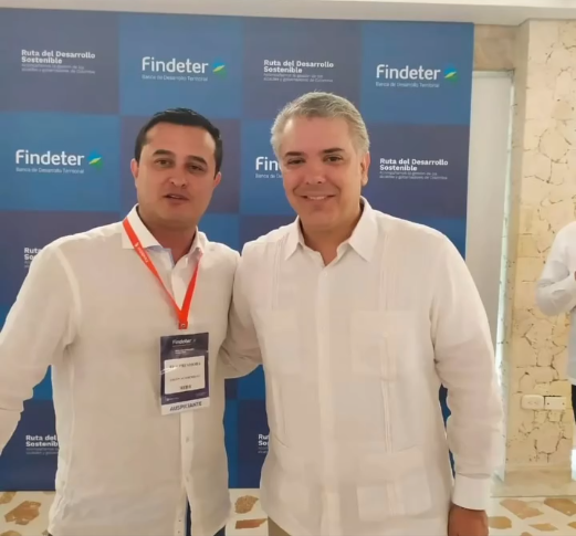 Fotografía de archivo compartida en la publicación personal sobre trayectoria financiera