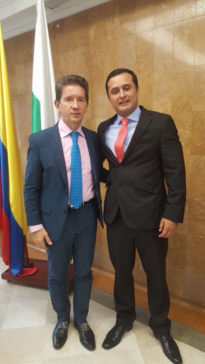 Archivo de Jorge Iván Torres Ramírez: encuentro en un espacio institucional.