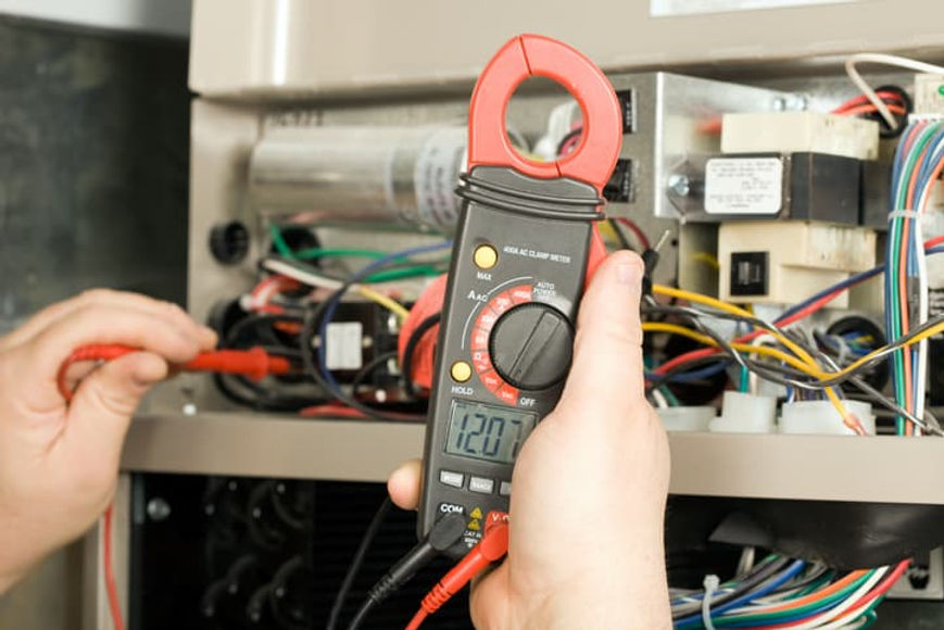 Residential electrician in Calgary