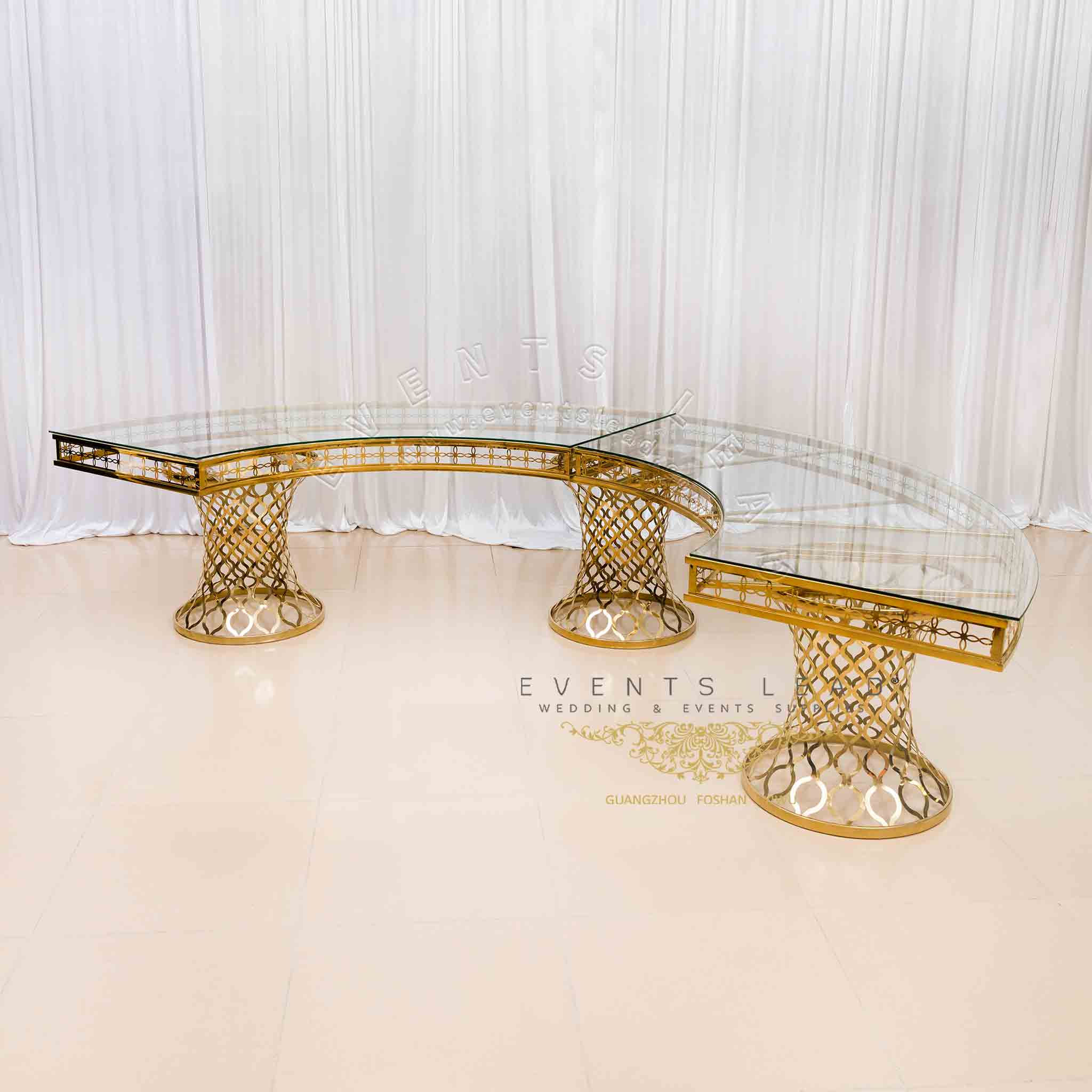 Wedding and Events MR & MRS Silver Mirrored Simple Elegant Letter ECLIPSE Table