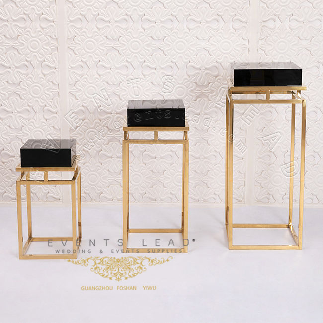 Thumbnail: Elegant Stainless Steel Latest Event Design Wedding Flower Stand Display Gold