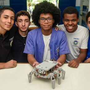 TECNOLOGIA QUE SALVA: Alunos da Faetec de Marechal Hermes criam robô de resgate capaz de reduzir em até 70% as mortes por desabamentos