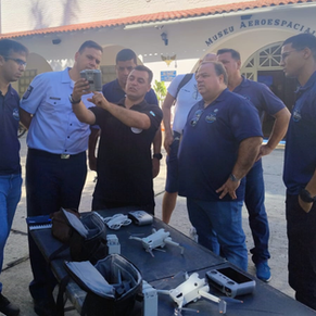 Militares do Museu Aeroespacial concluem curso de drones em parceria com a empresa DroneFly