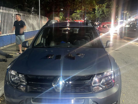 Policiais fazem cerco em frente ao CEFAP, recuperam carro, bens e dois homens terminam presos