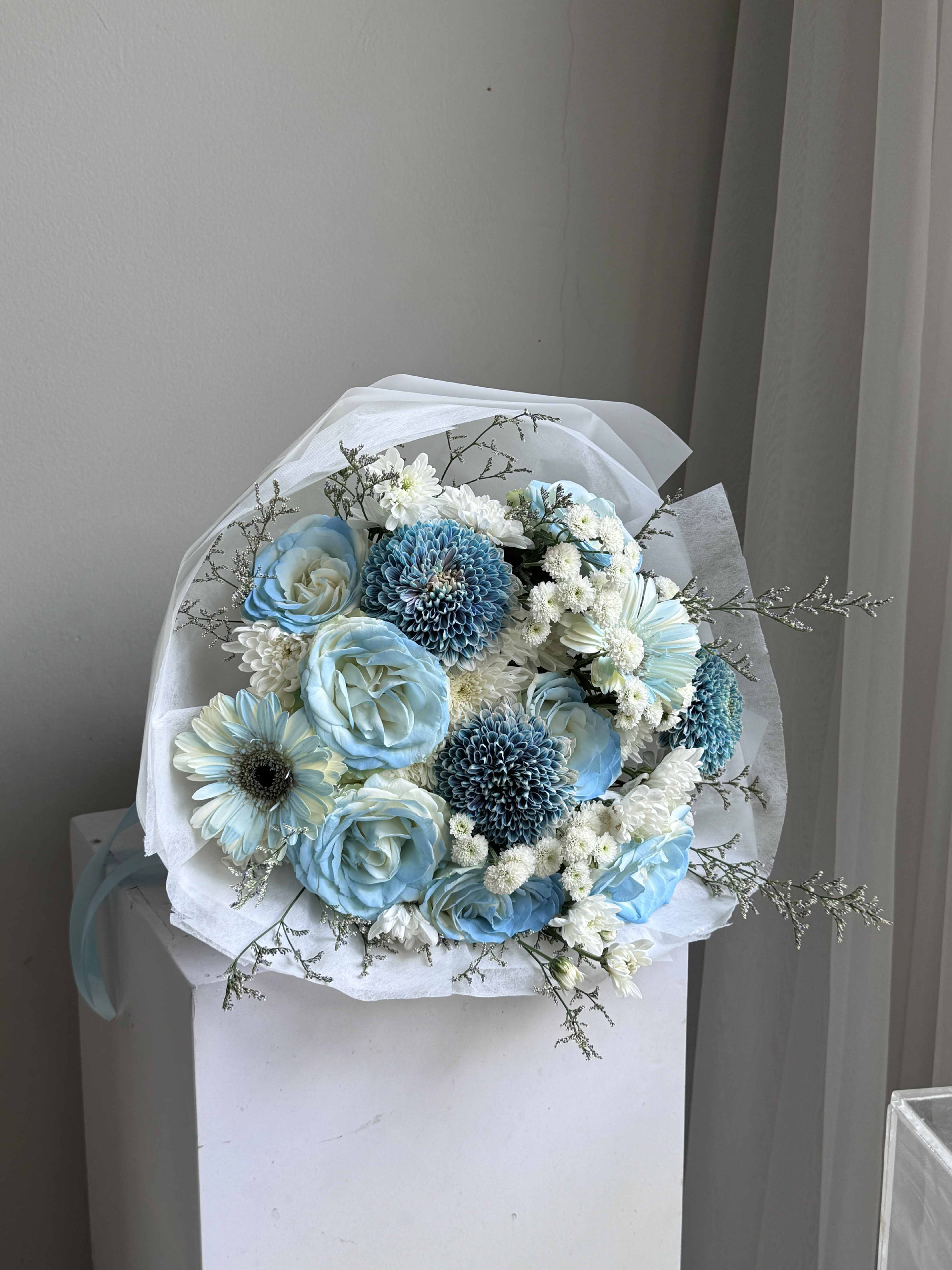 Max Blue And White Bouquet (Medium)