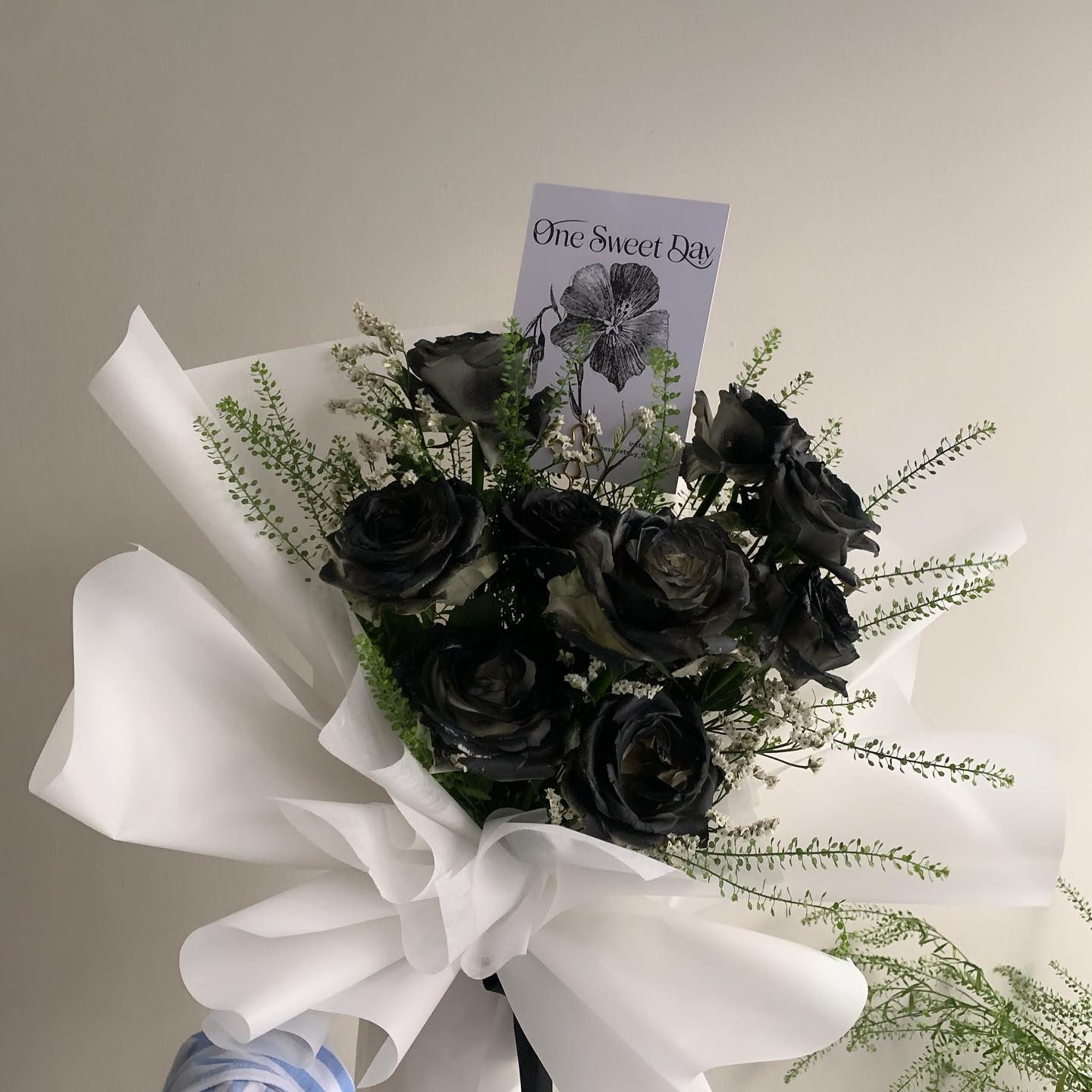 Black Rose Bouquet (10 Stems)