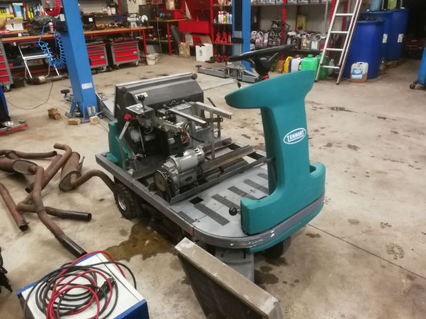 Réparation machine professionnelle de nettoyage de sol