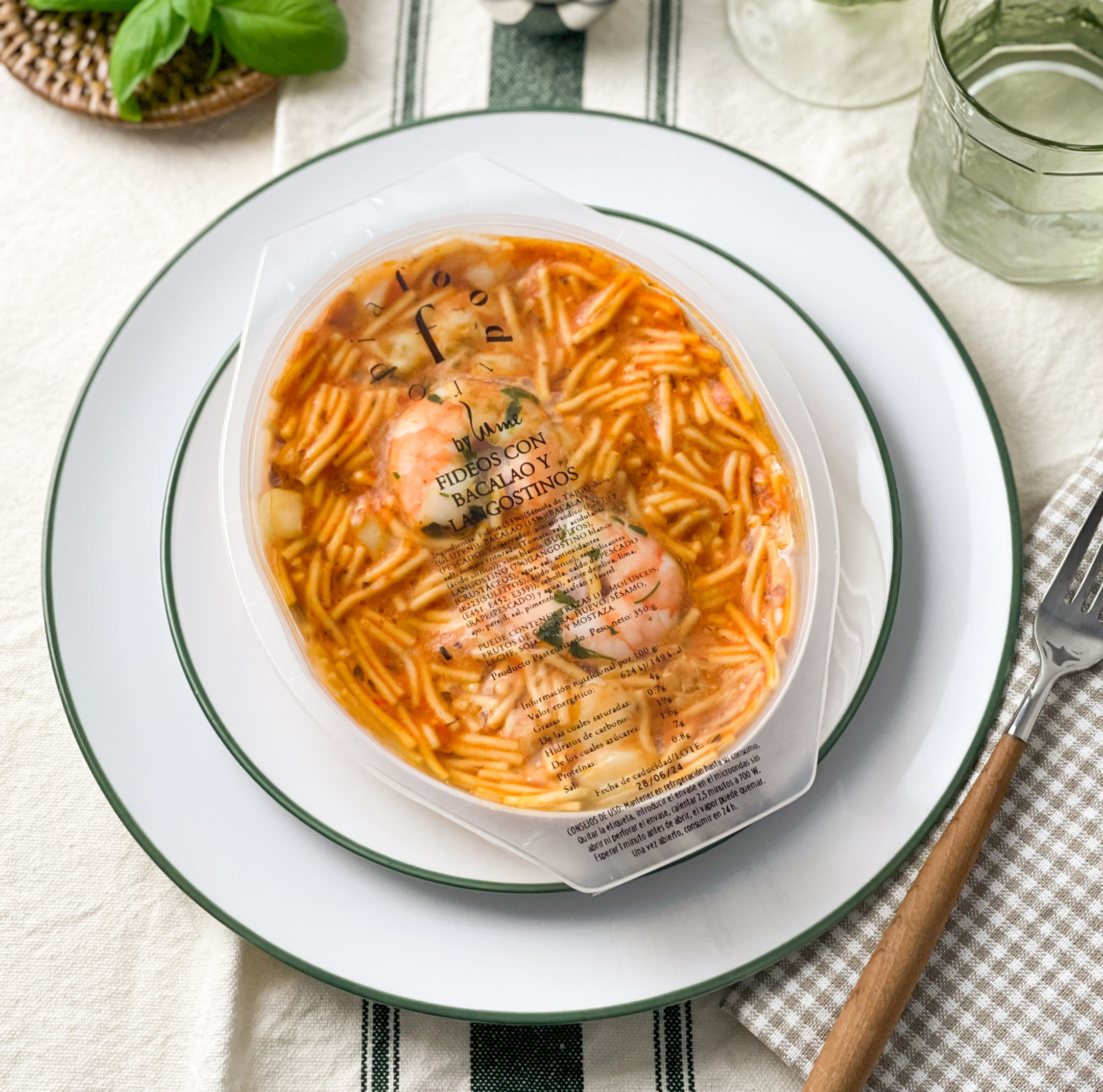 Fideos con bacalao y langostinos