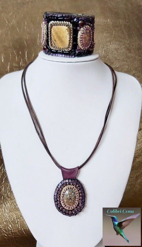 Thumbnail: Embroidered jewelry set