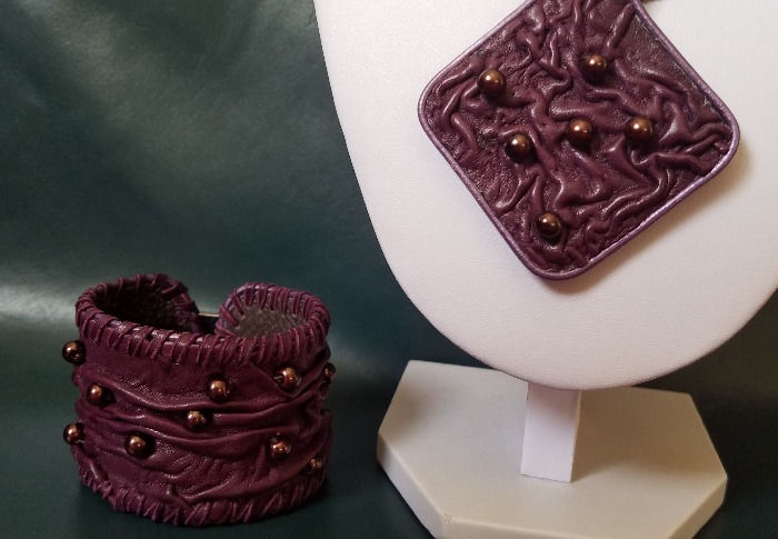 Thumbnail: Purple leather jewelry set