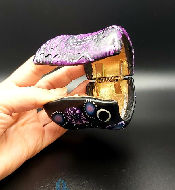 Thumbnail: Handmade hinged bracelet