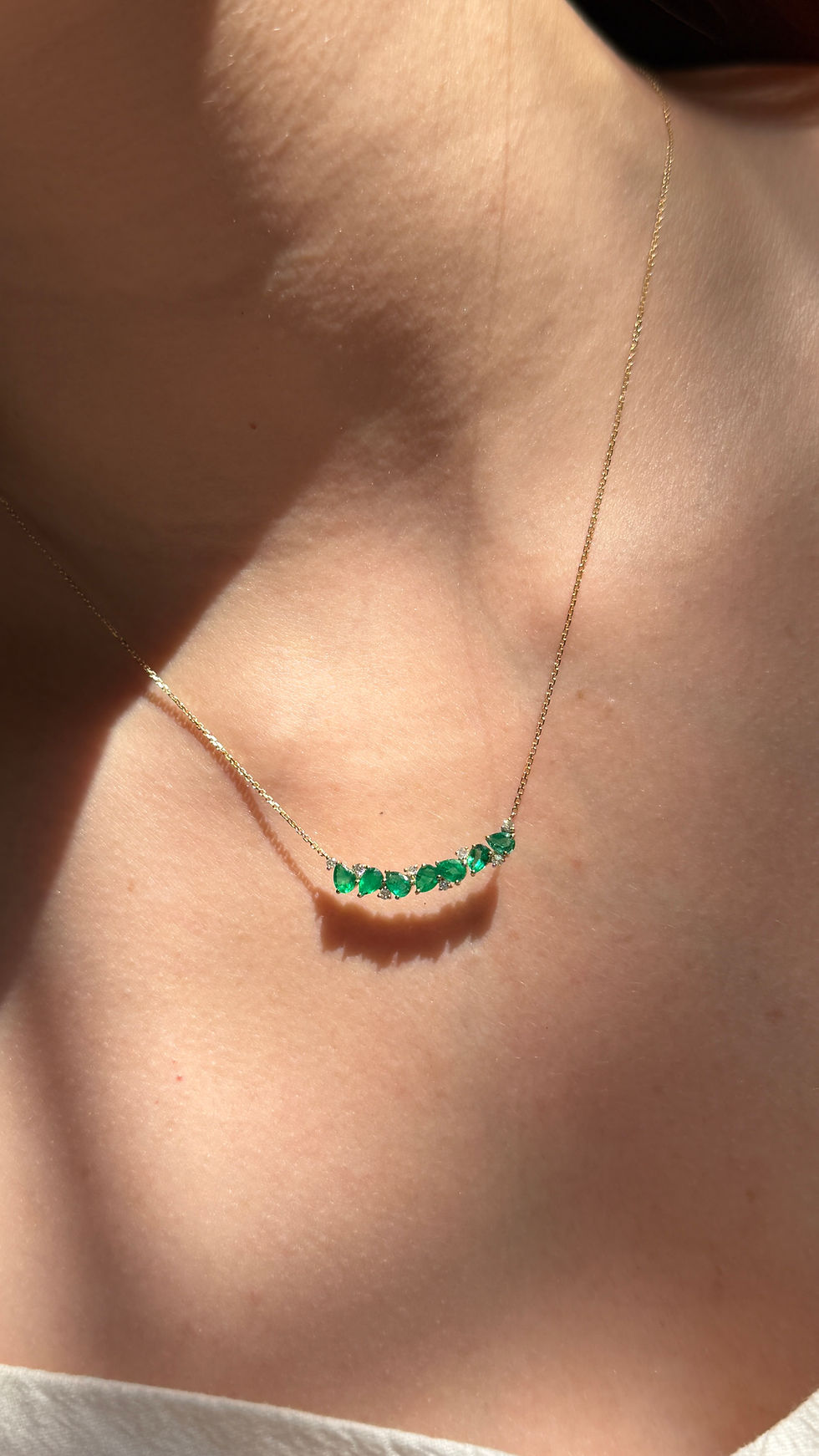 Miniatura: Collar Mariel de Zafiros, Esmeraldas o Rubíes con Diamantes
