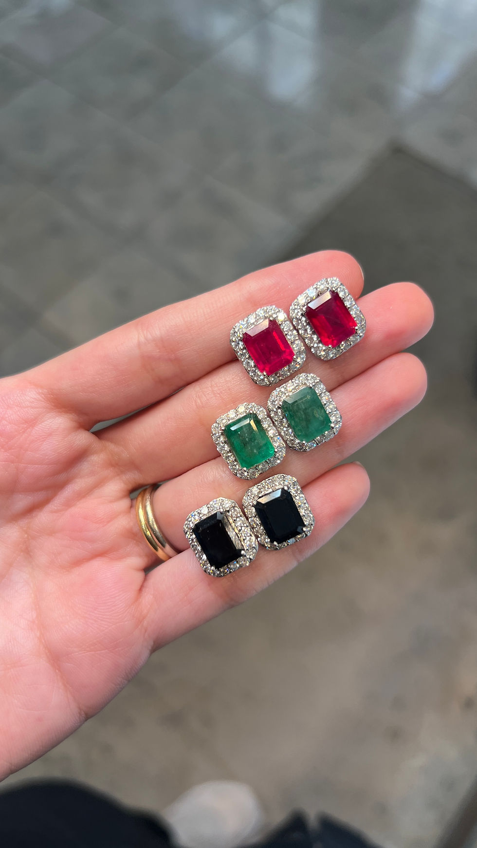 Miniatura: Aretes Elena de Esmeraldas, Zafiros o Rubíes y Diamantes