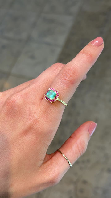 Miniatura: Anillo Aguamarina o Esmeralda Cushion con Halo de Zafiros Rosas