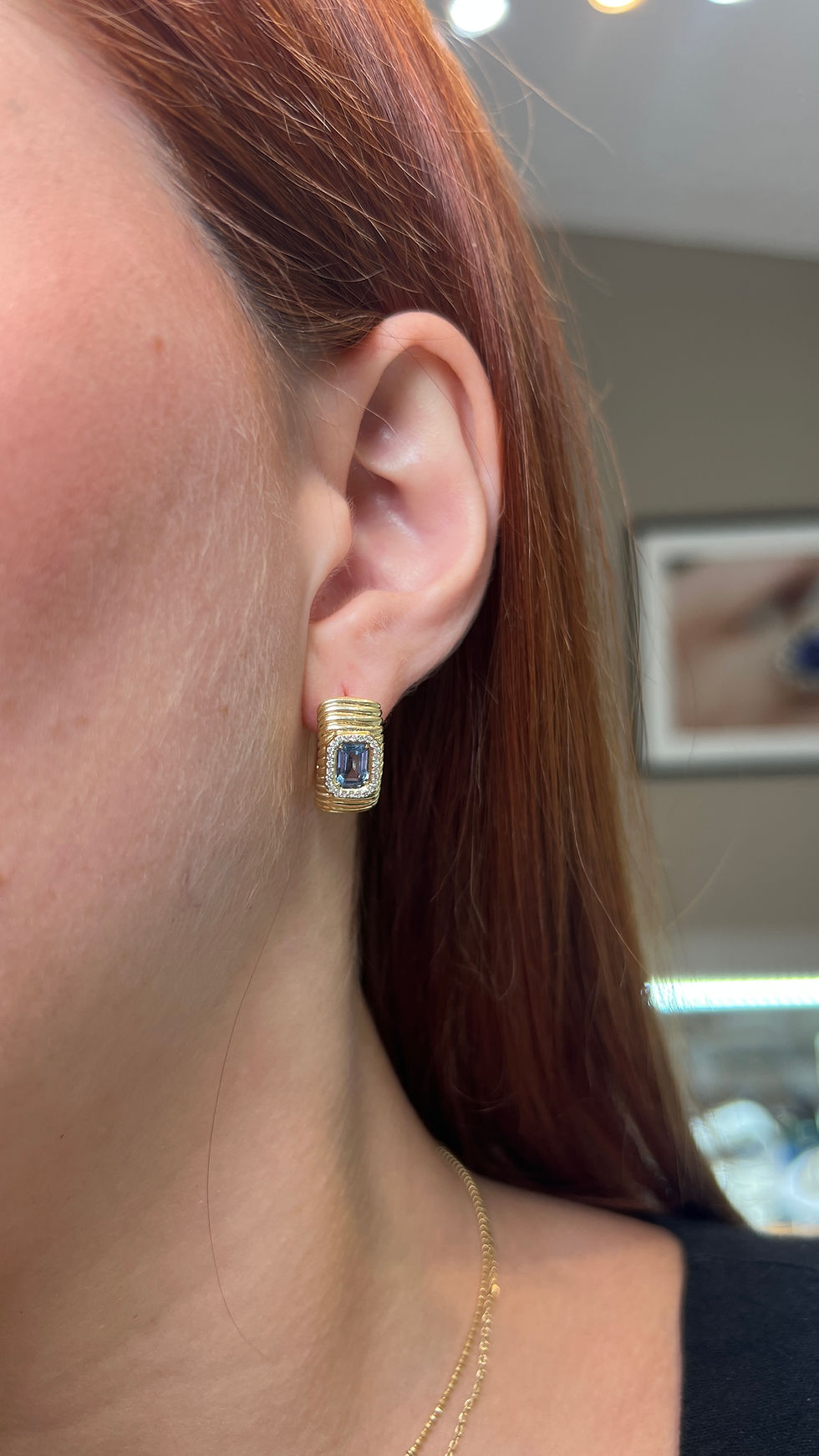 Miniatura: Aretes Huggies Julia (Zafiros o Esmeraldas con Diamantes)
