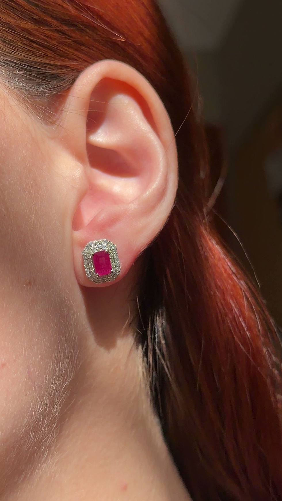 Miniatura: Aretes Mini Elsa de Esmeraldas, Rubíes o Turquesas con Halo de Diamantes