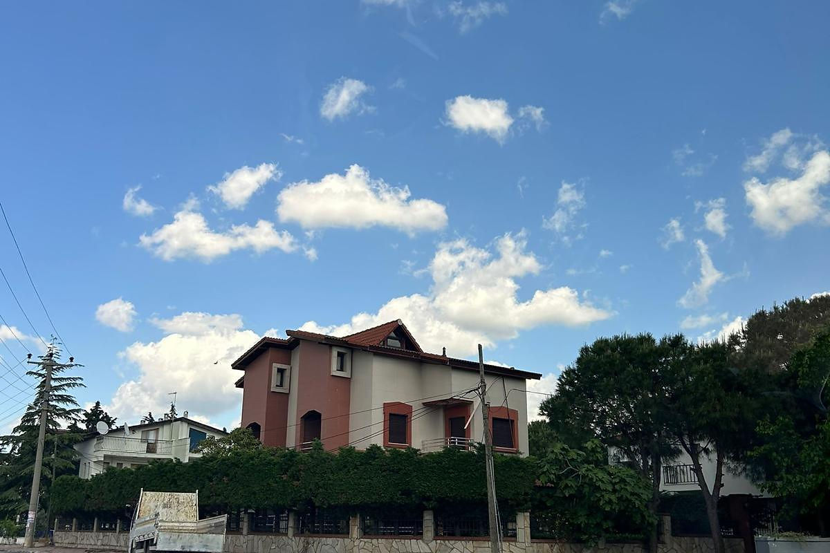 Ayvalık Altınova da Denize Yürüme Mesafesinde Dubleks Yazlık