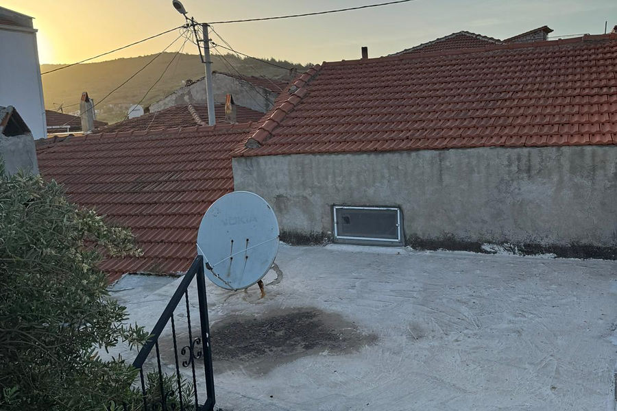 Küçükköy Merkeze Yakın 2 Ayrı Tapusu Bulunan Satılık Ev Ve Arsa