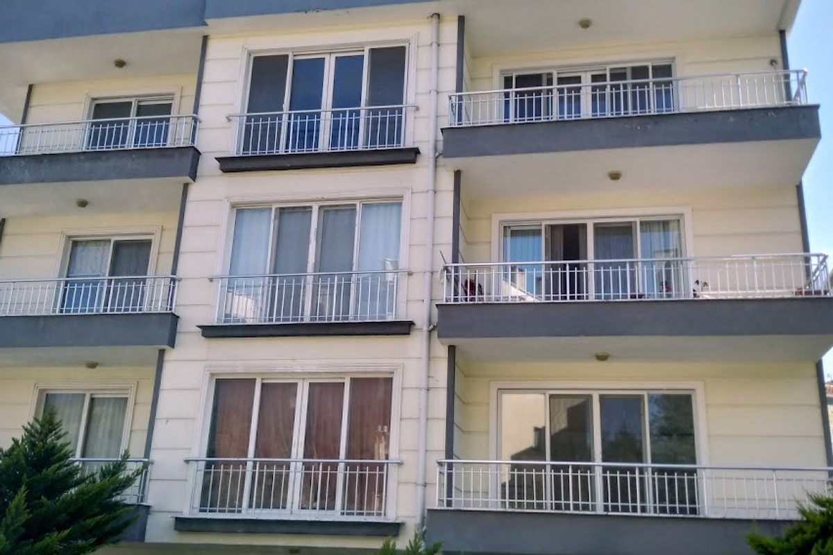 Ayvalık Sarımsaklı Deniz Manzaralı Eşyalı 1+1 Kiralık Daire