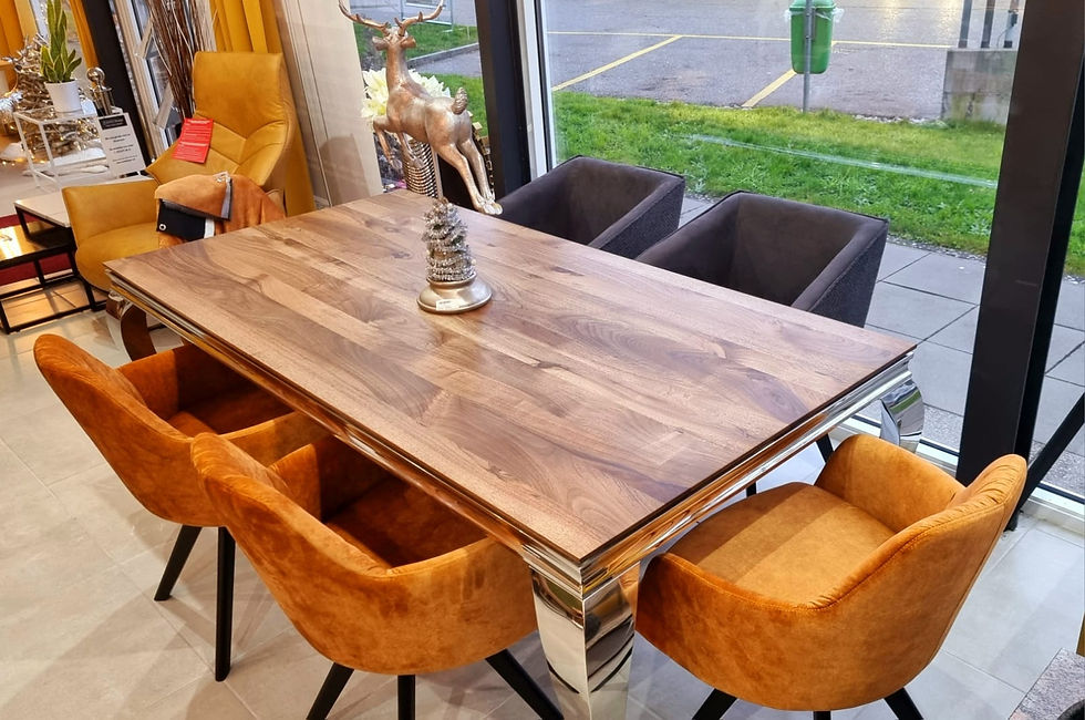 Miniaturbild: Walnut Barock Table