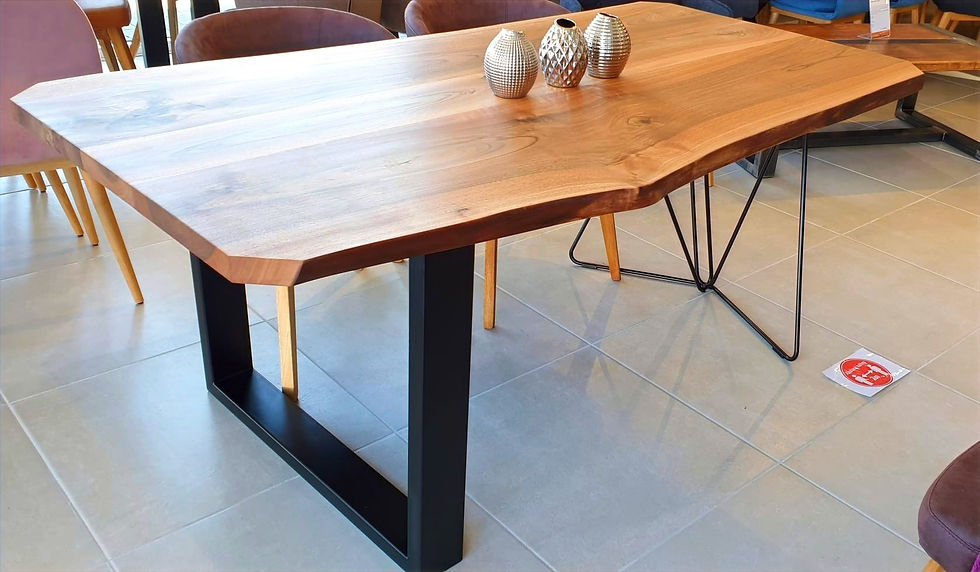 Miniaturbild: Walnut Individuality Table