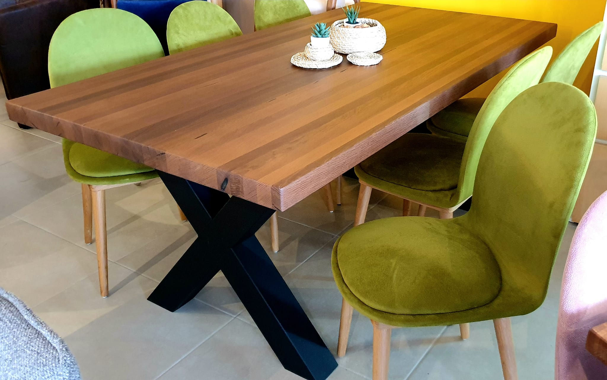 Abonos Oak Table