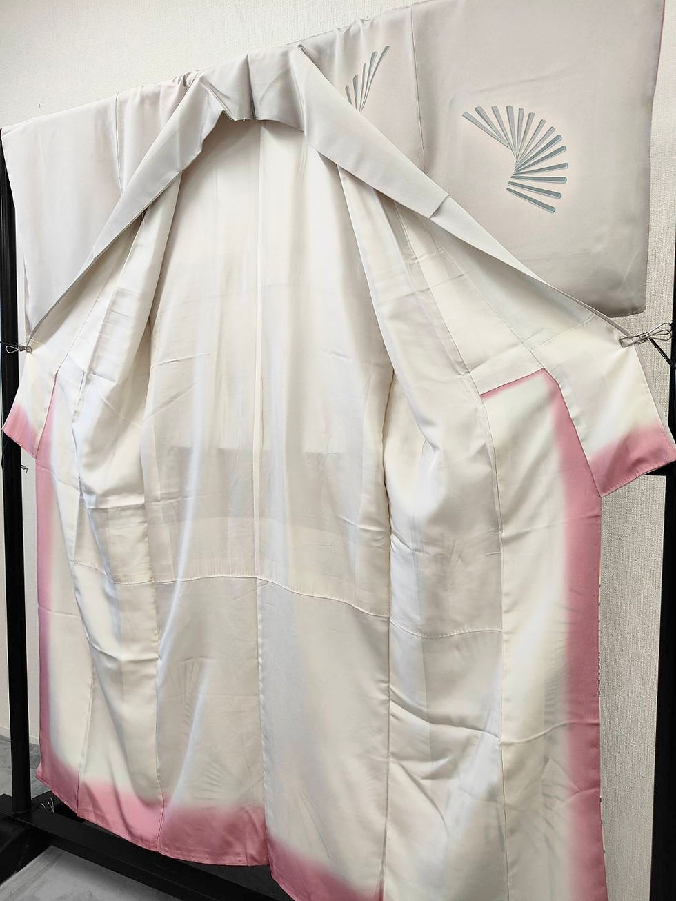 サムネイル： ◇KWK015 着物 袷着物 Kimono グレー系 古着 レトロ 和服