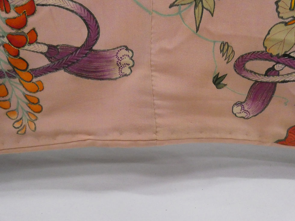 Thumbnail: ◇KWF069 Furisode (long-sleeved kimono) Pink, Pure Silk, Gold Embroidery, Vintage, Antique, Suitable for Weddings, Graduations, Coming-of-Age Ceremonies, and New Year's Day.