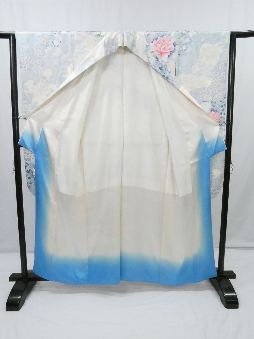 Thumbnail: ◇KWF060 Silk Furisode (long-sleeved kimono), light blue, vintage, suitable for weddings, graduations, coming-of-age ceremonies, and New Year's visits to shrines.