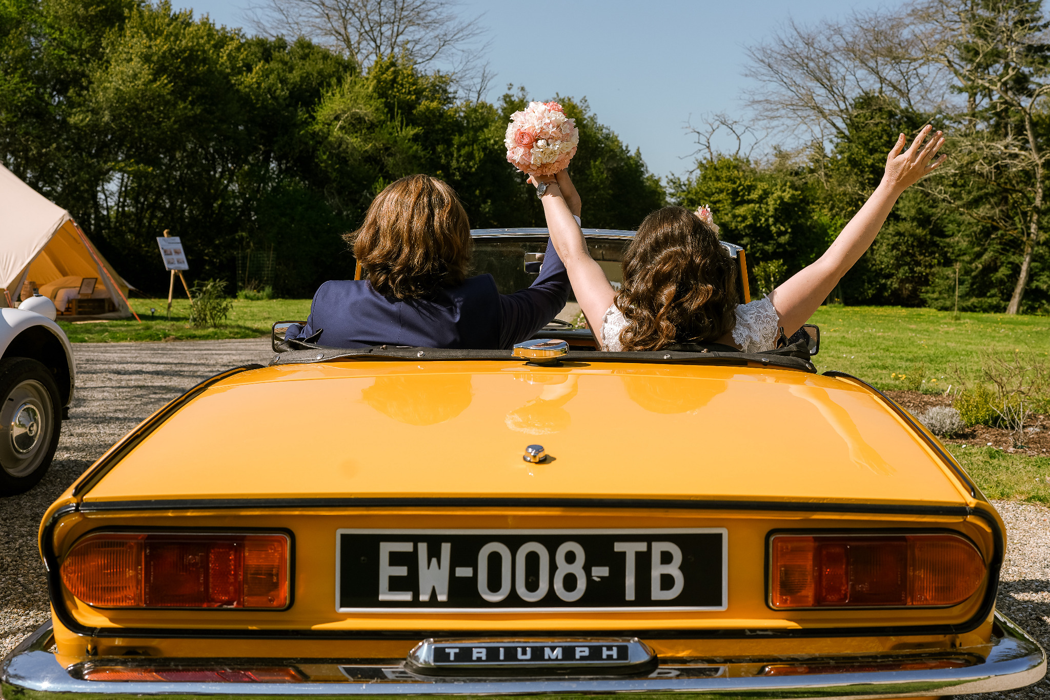 Jour J avec Triumph Spitfire jaune