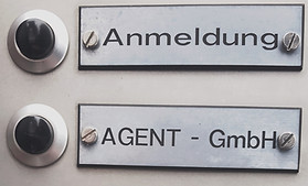 Agent-Immobilien Klingelschild