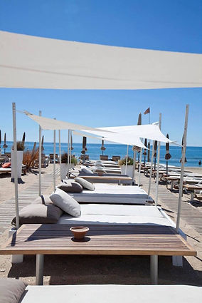 Beach restaurant & loundge ACD on Sète beach