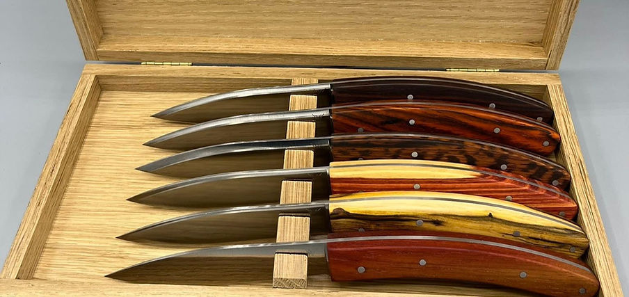 Coffret ERRE THY'GA_edited.jpg