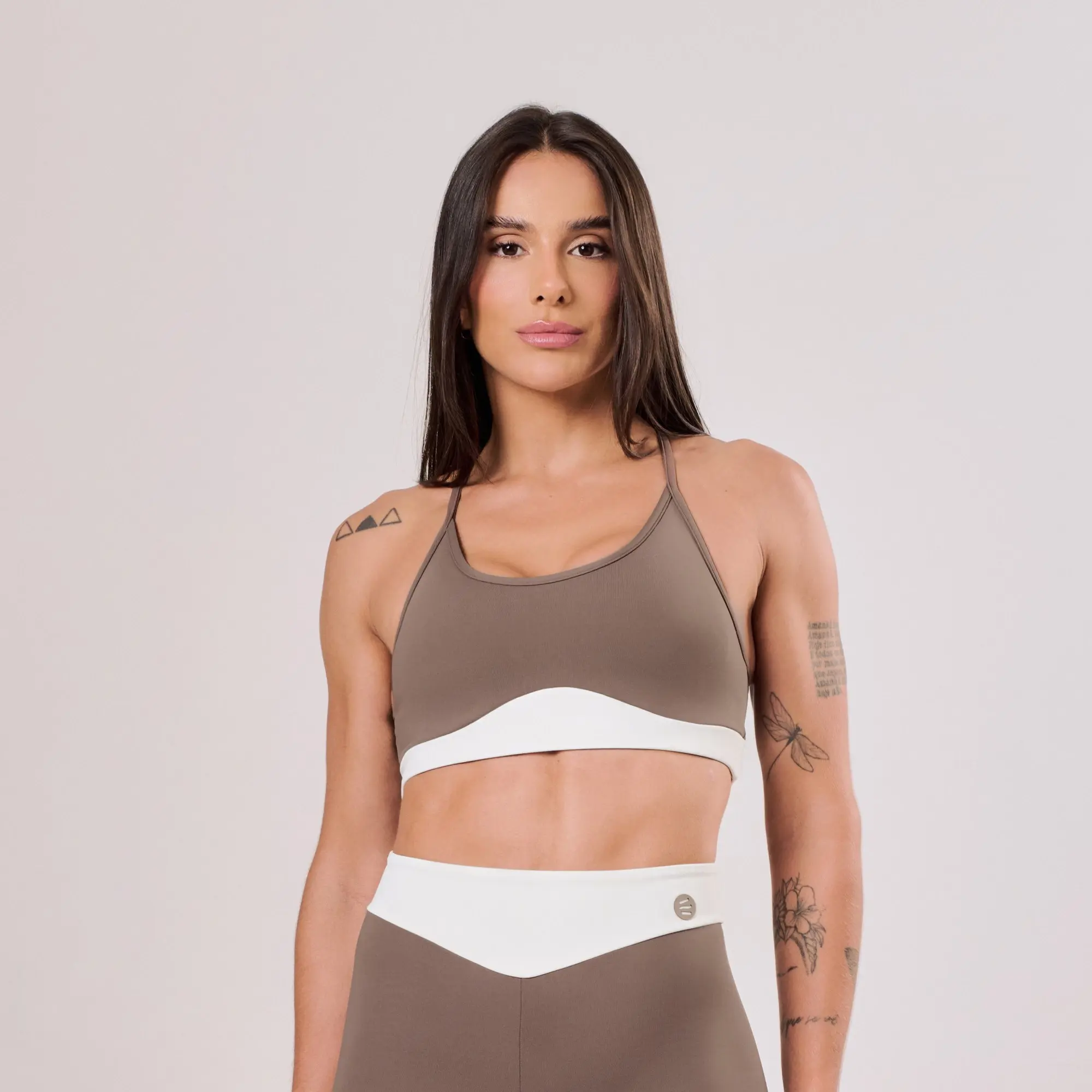 Top Castanho com Recorte Off White
