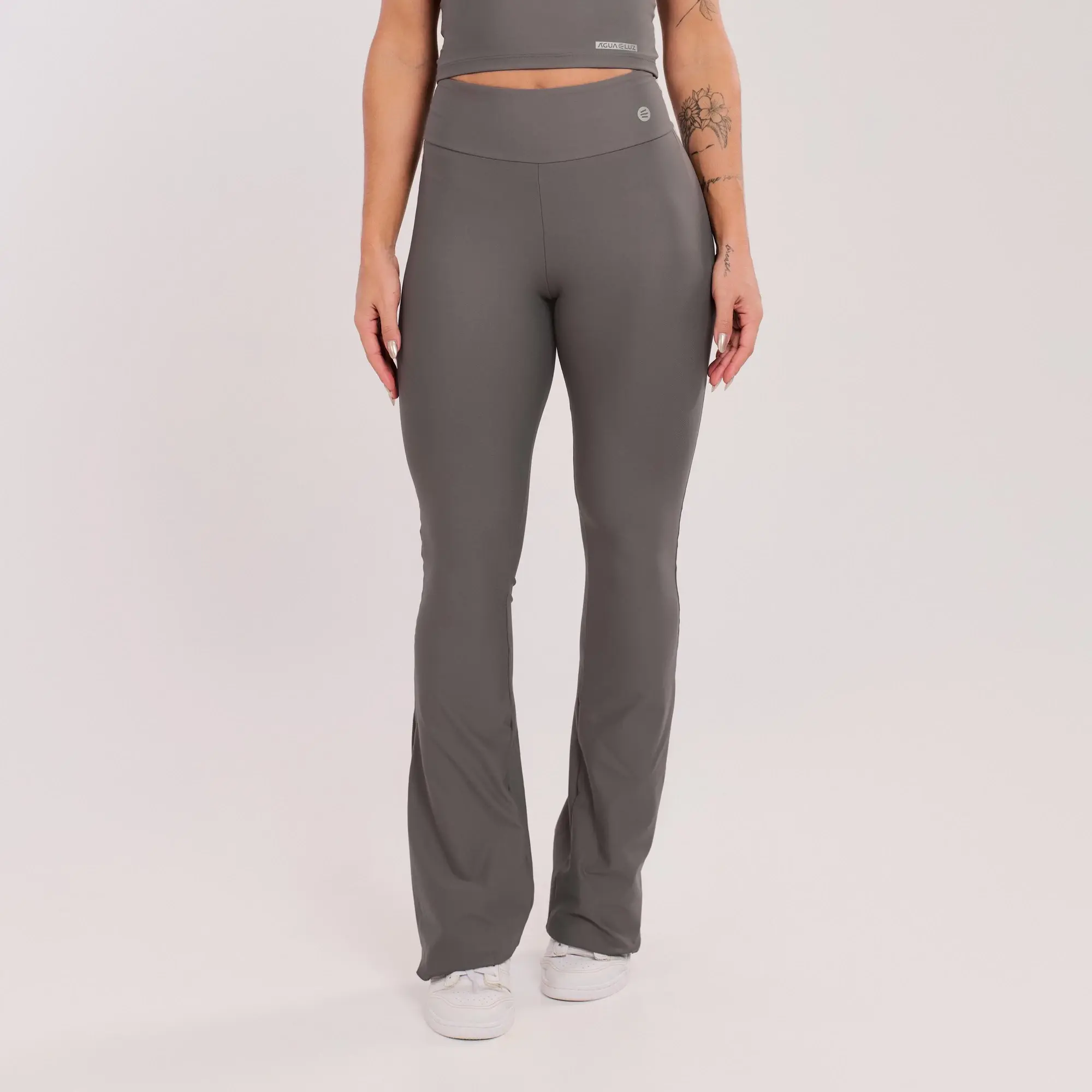 Calça Flare Cinza Urbano