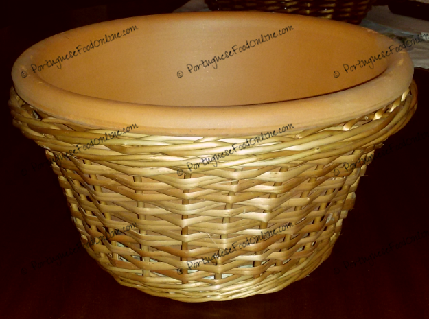 Thumbnail: Wicker Basket for Alcatra Clay Pot