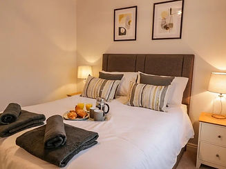 Bed 1.jpg