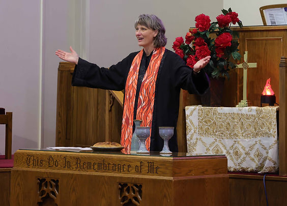 Karolee Larson Ordination-Installation, FPC-Butte, November 2023-2E7A0770-J Sacklin lq.jpg